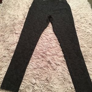 Premise Studio BLACK Paisley Skinny Pants / Thick Leggings size Large